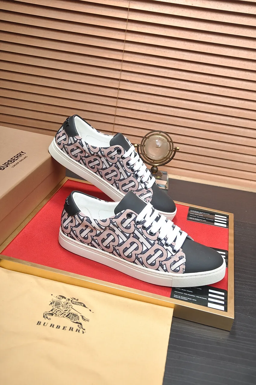 Men's shoes💰480💶[Burberry] (cowhide lining) classic low-top sneakers｜Imported cowhide with classic plaid fabric｜Cow leather lining｜Original outsole｜Fine workmanship and comfortable to wear Size: 38-44 (customized at 45)